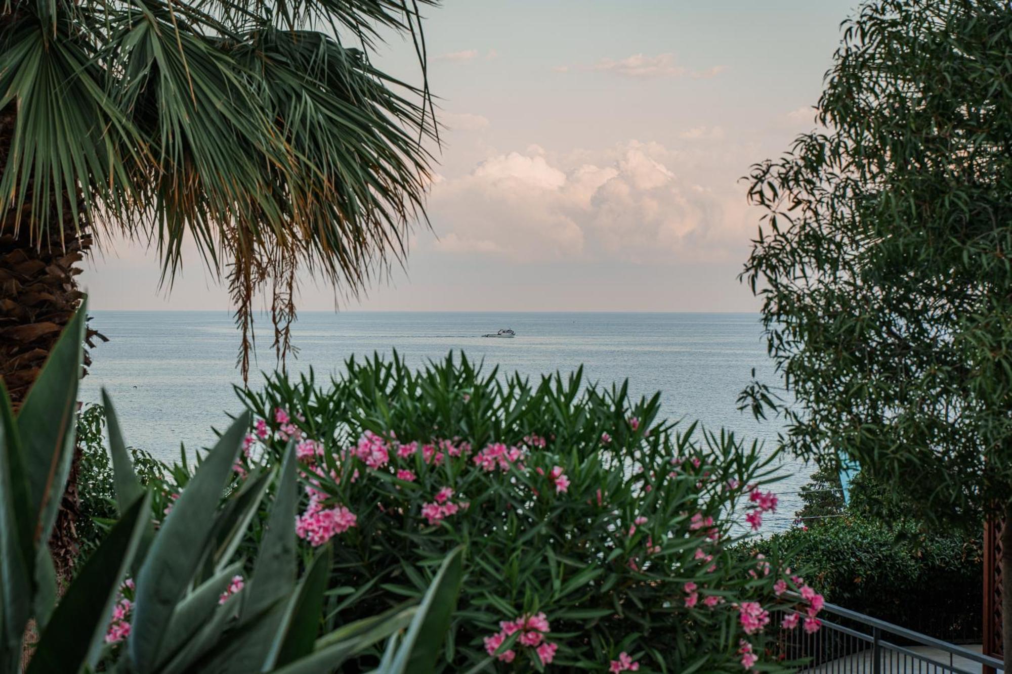 Hotel Villa Levi Sanremo Esterno foto