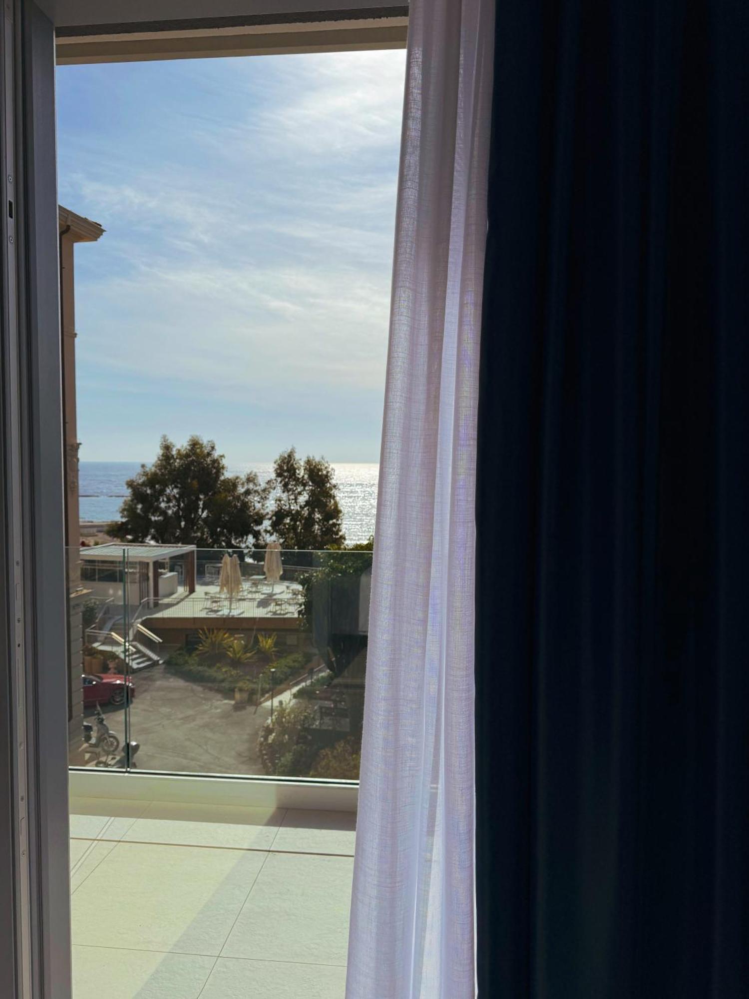 Hotel Villa Levi Sanremo Esterno foto